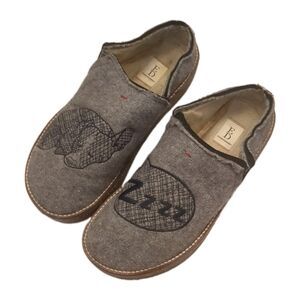 ED Ellen DeGeneres Tillie Grey Flannel Sleeping Dog Clogs Women Size 8M Slippers